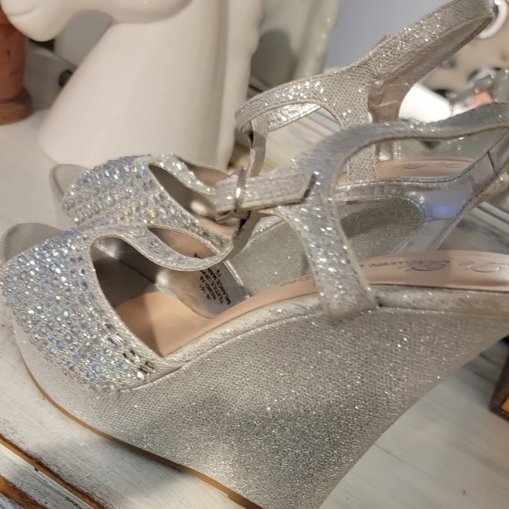 Crystal silver wedges